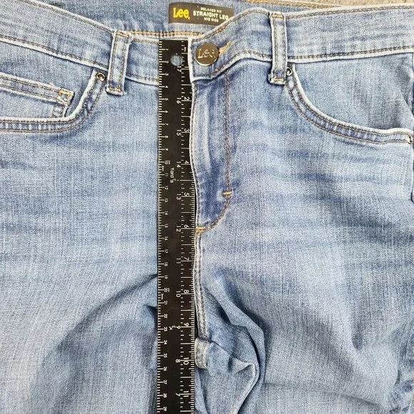 Women's Straight Leg Relaxed Fit Mid Rise Jeans Size 8P Blue Stretch Classic Lee - Picture 6 of 9